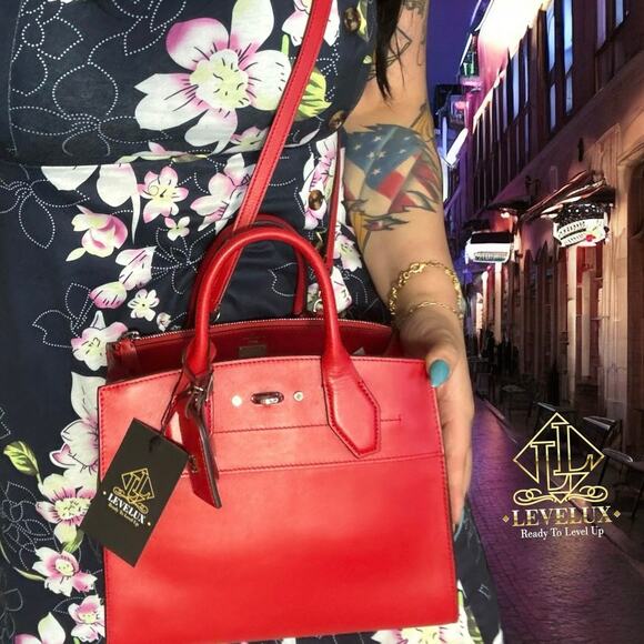 Louis Vuitton Handbags - 💎✨BEAUTIFUL✨💎 Authentic Louis Vuitton City Steamer PM Bag